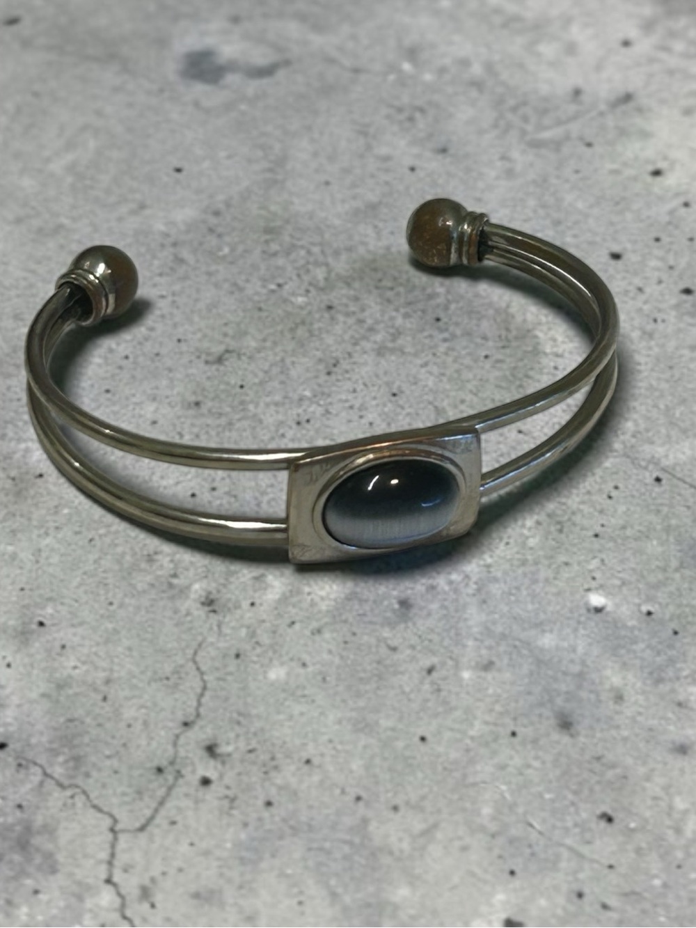 Vintage Silver Tone Cat's Eye Cabochon Bracelet